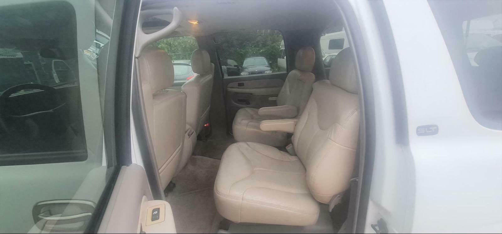 GMC YUKON XL LONG WHEEL BASE 7 SEATER AUTOMATIC ESCALADE