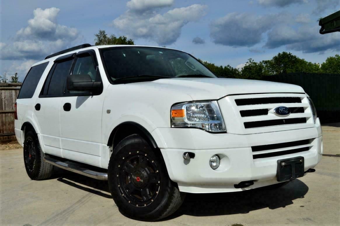 NEW SHAPE FORD EXPEDITION EXPLORER 8 SEATER NAVIGATOR ULEZ free