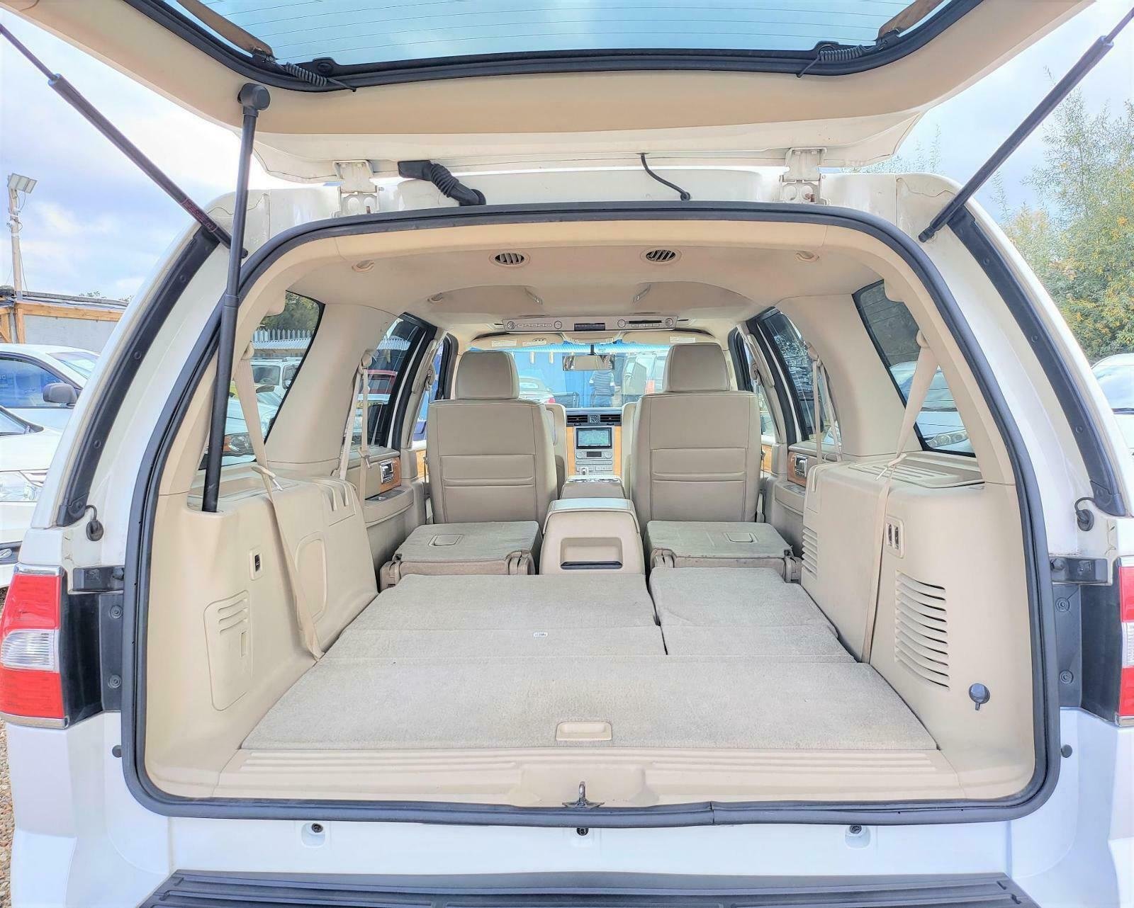 LINCOLN NAVIGATOR 5.4 V8 AUTO 4WD 7 SEATER PEARL WHITE ULEZ free