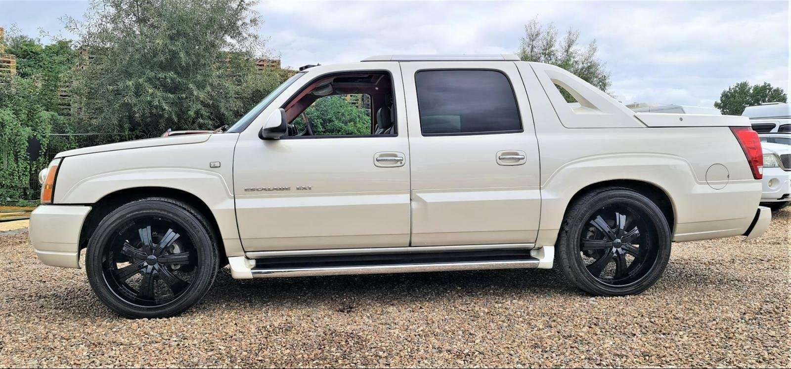 CADILLAC ESCALADE EXT V8 CREW CAB PICKUP AUTO PEARL WHITE