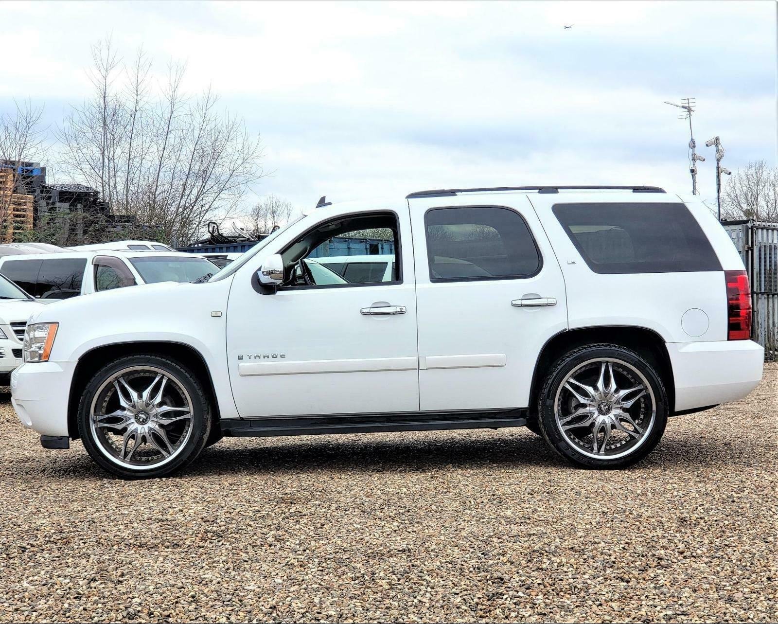 CHEVROLET TAHOE AUTOMATIC LHD 9 SEATER WHITE ULEZ free