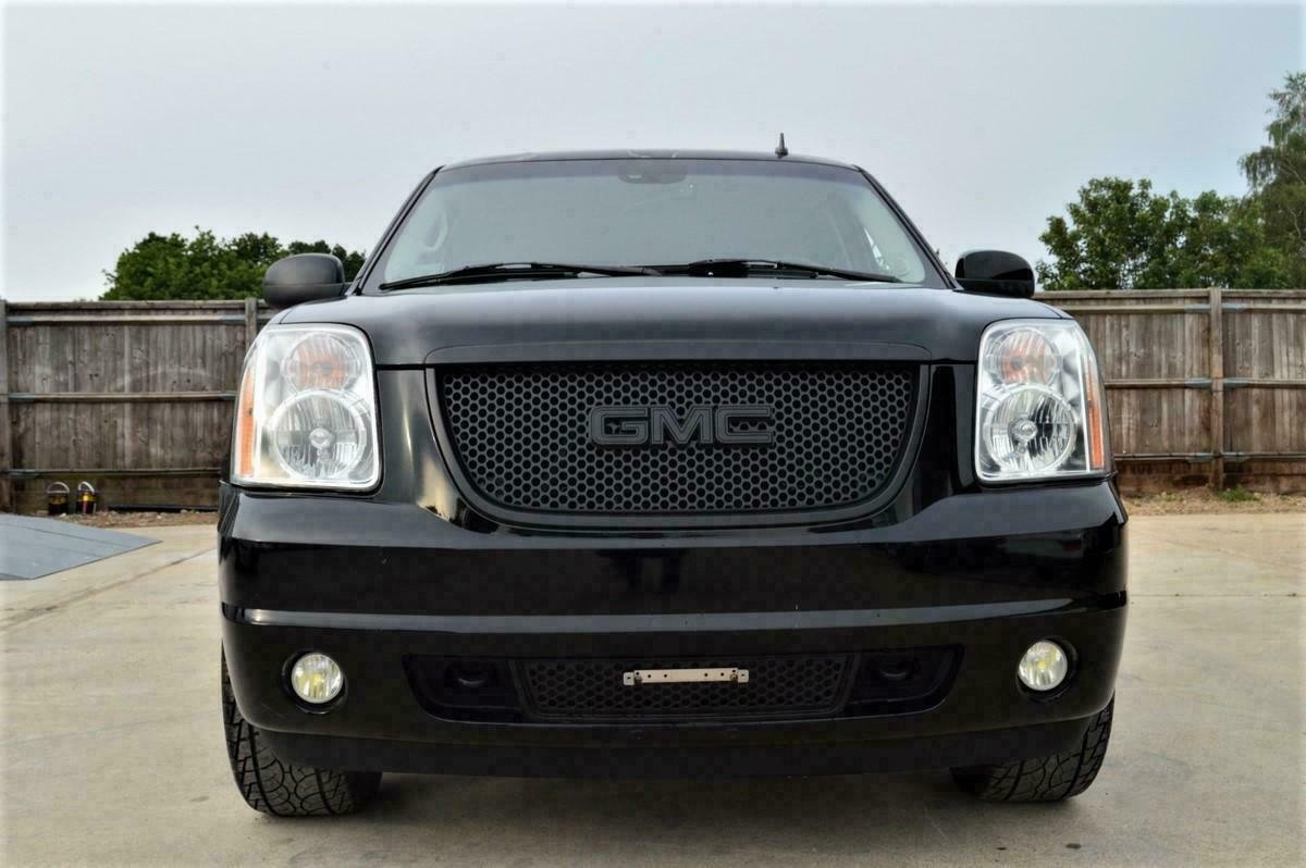 NEW SHAPE GMC YUKON DENALI 4WD AUTOMATIC LHD ESCALADE BLACK