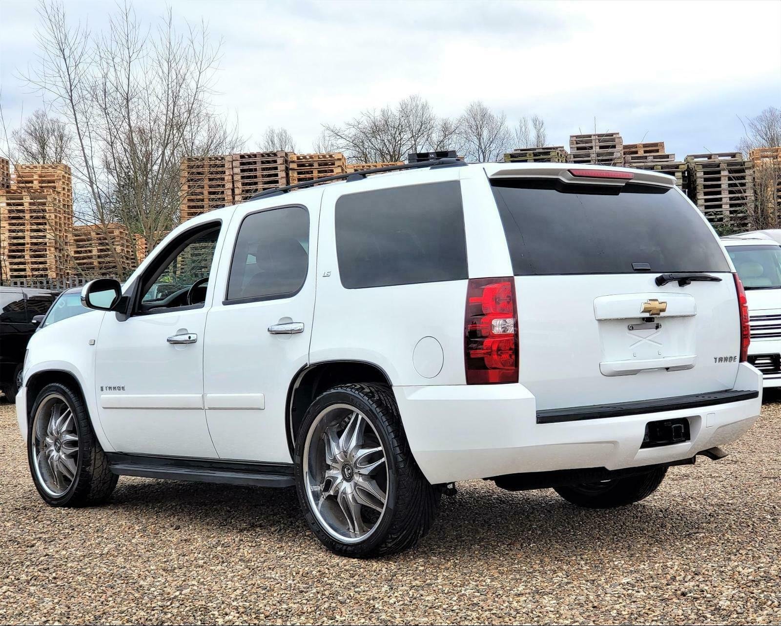 CHEVROLET TAHOE AUTOMATIC LHD 9 SEATER WHITE ULEZ free
