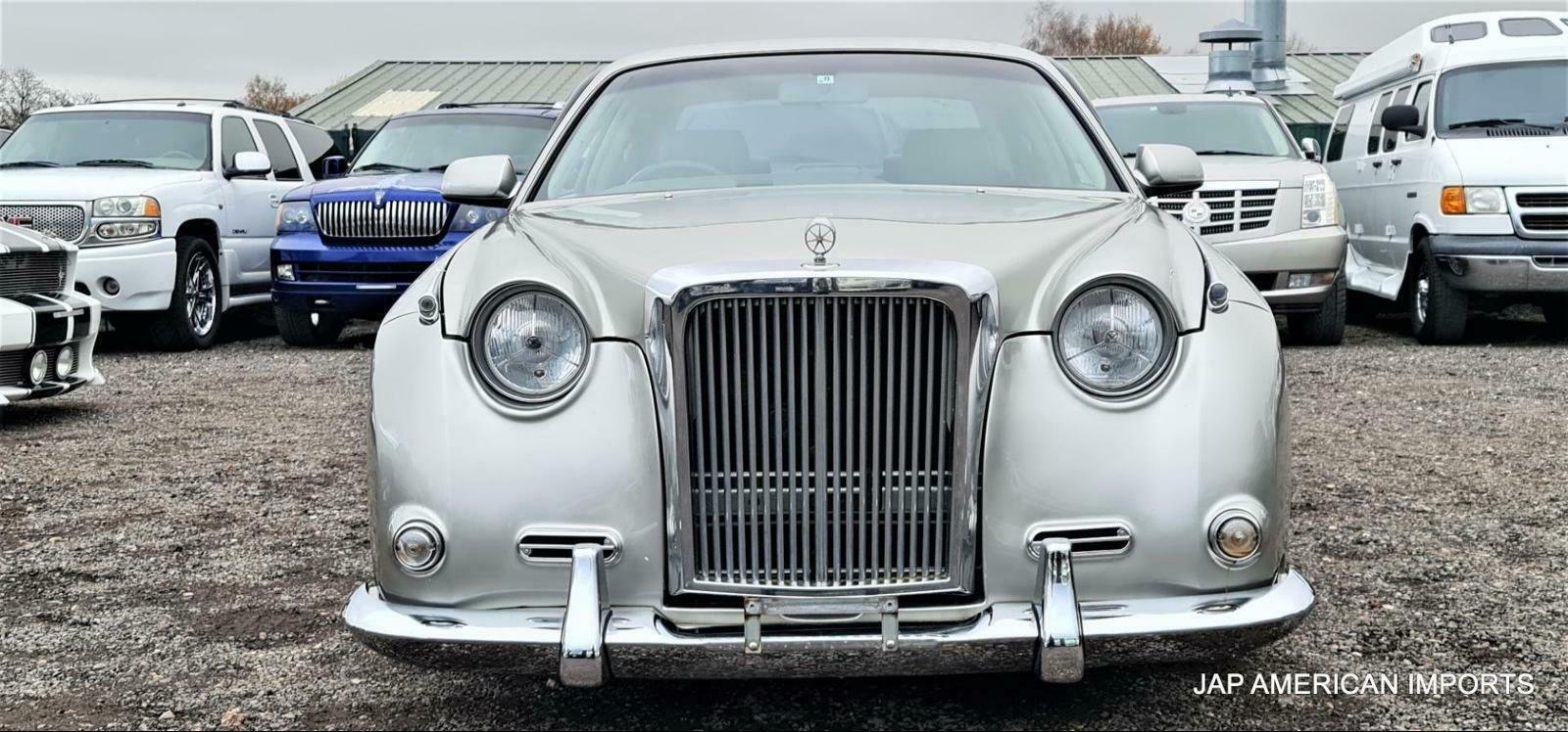 MITSUOKA GALUE II V6 AUTO SILVER BENTLEY GLORIA