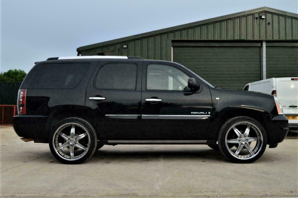 NEW SHAPE GMC YUKON DENALI 4WD AUTOMATIC LHD ESCALADE BLACK
