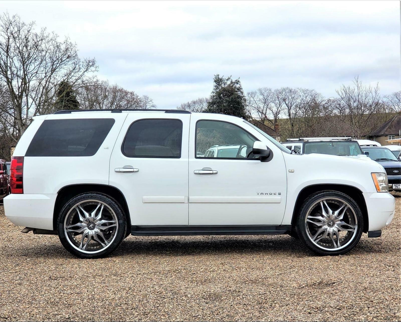 CHEVROLET TAHOE AUTOMATIC LHD 9 SEATER WHITE ULEZ free
