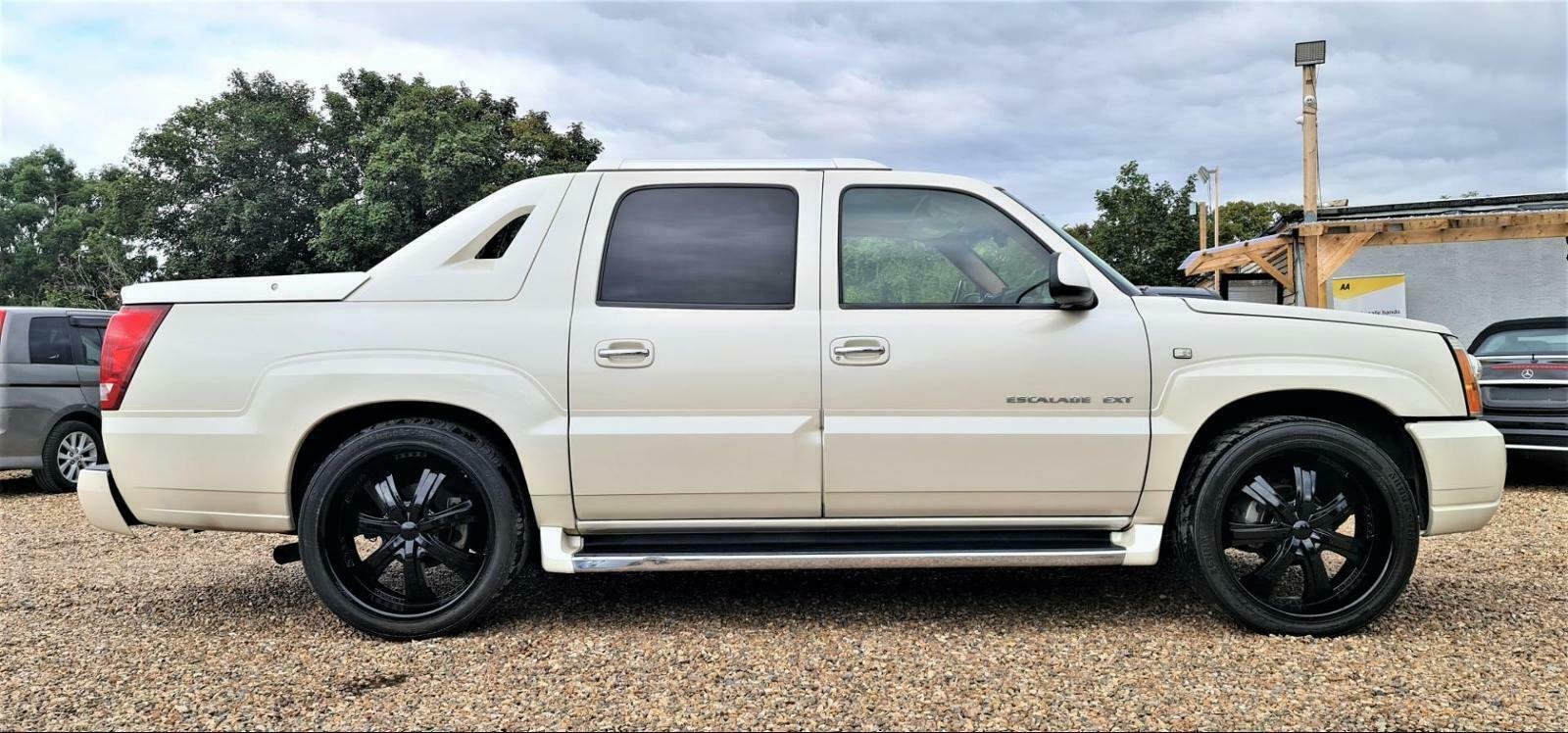 CADILLAC ESCALADE EXT V8 CREW CAB PICKUP AUTO PEARL WHITE