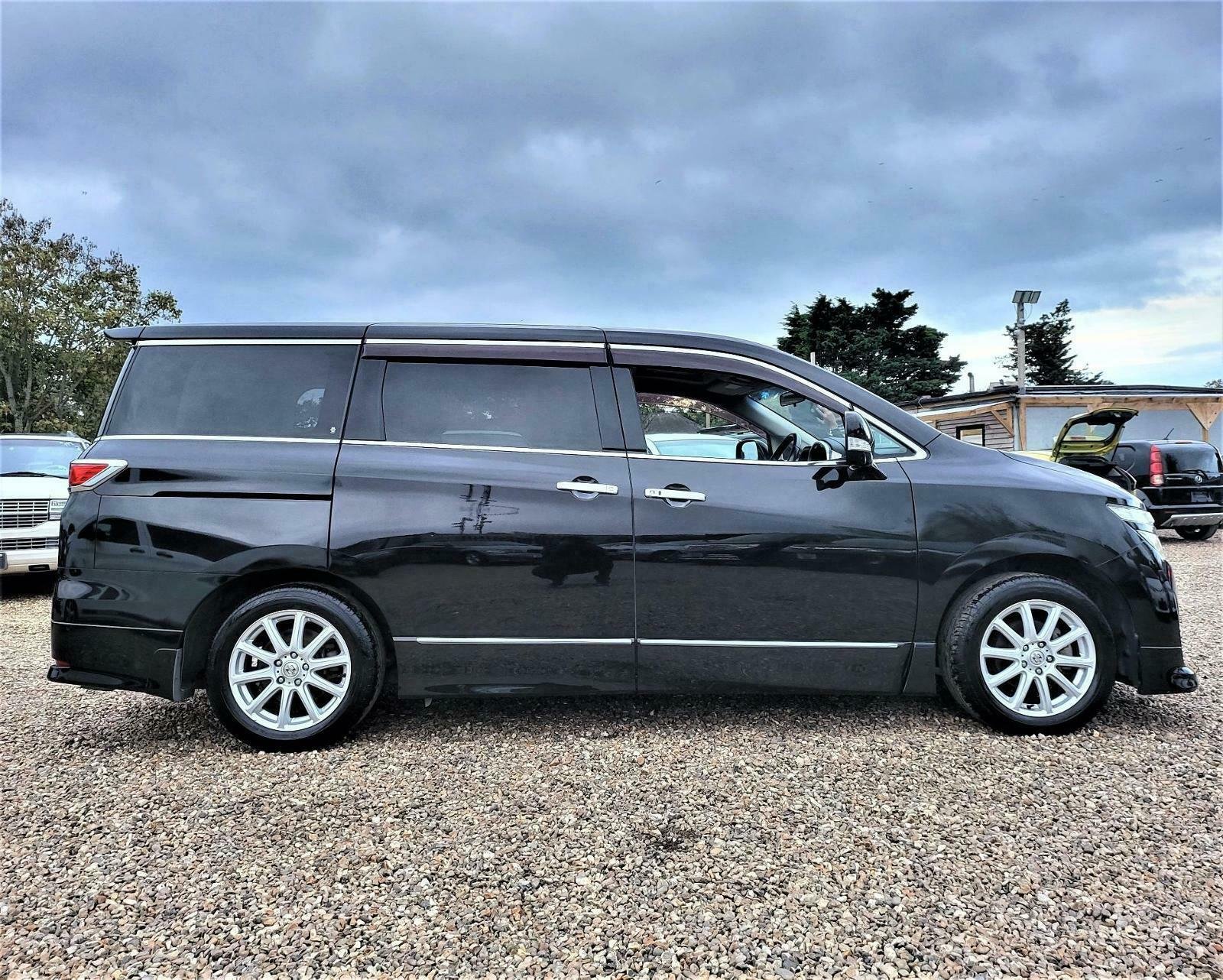 LATE 2010 NISSAN ELGRAND 3.5 V6 AUTOMATIC 7 SEATER BLACK ULEZ free