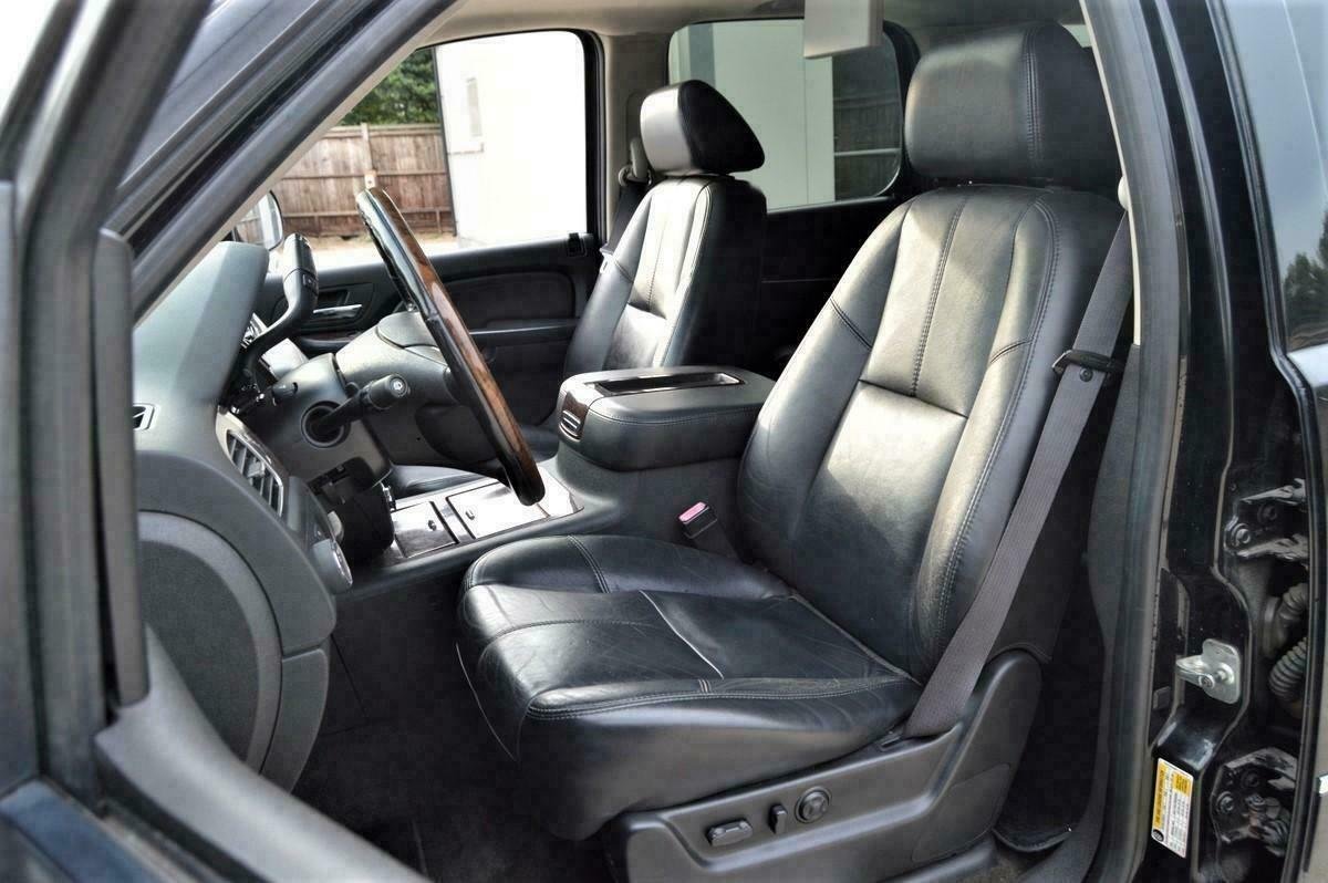 NEW SHAPE GMC YUKON DENALI 4WD AUTOMATIC LHD ESCALADE BLACK