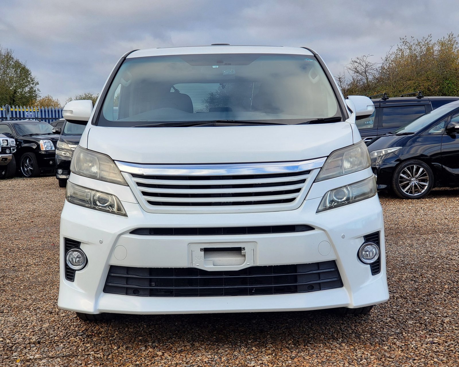 FRESH IMPORT 2012 TOYOTA VELLFIRE ALPHARD 3.5 V6 8 SEATER AUTOMATIC ULEZ FREE