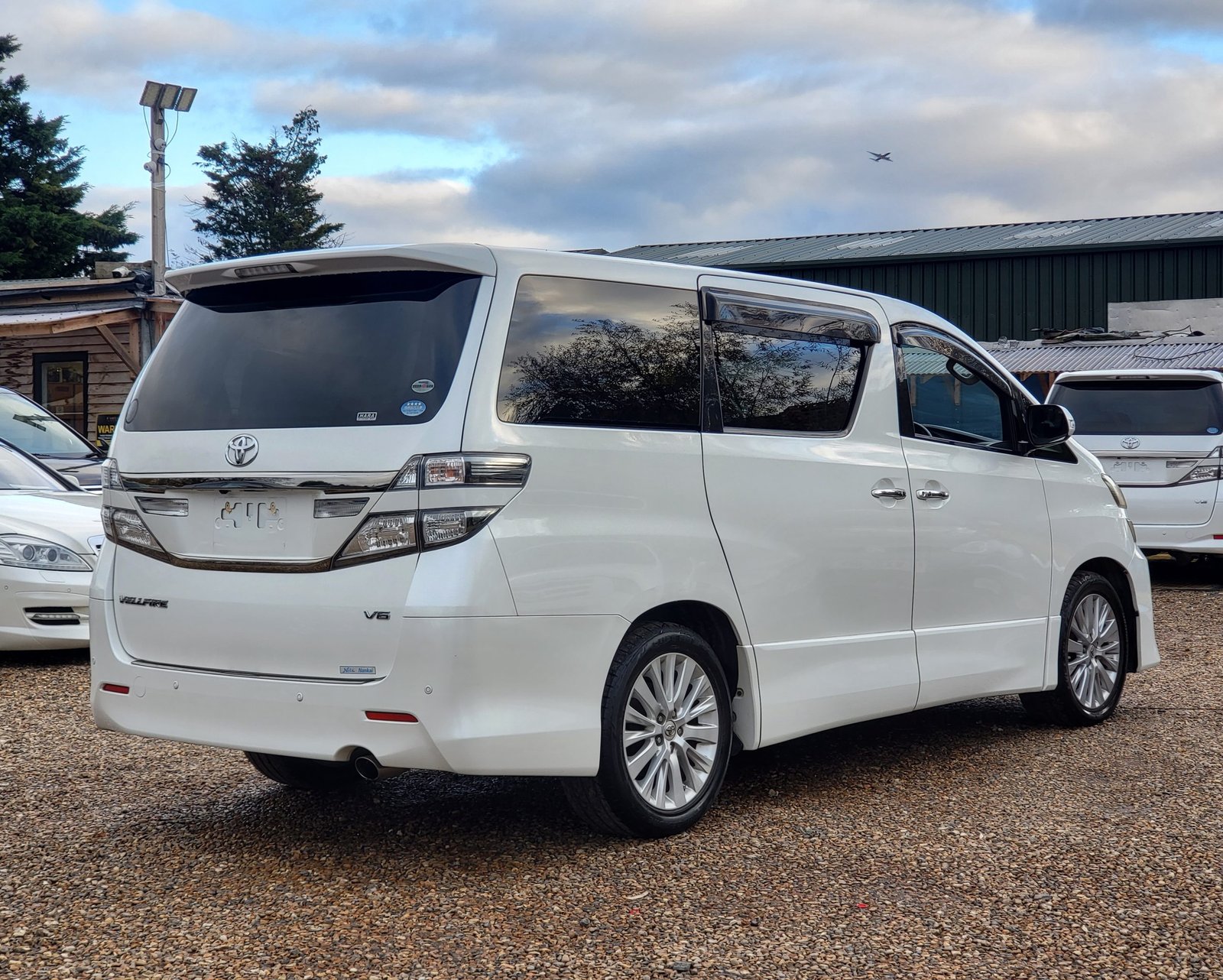FRESH IMPORT 2012 TOYOTA VELLFIRE ALPHARD 3.5 V6 8 SEATER AUTOMATIC ULEZ FREE
