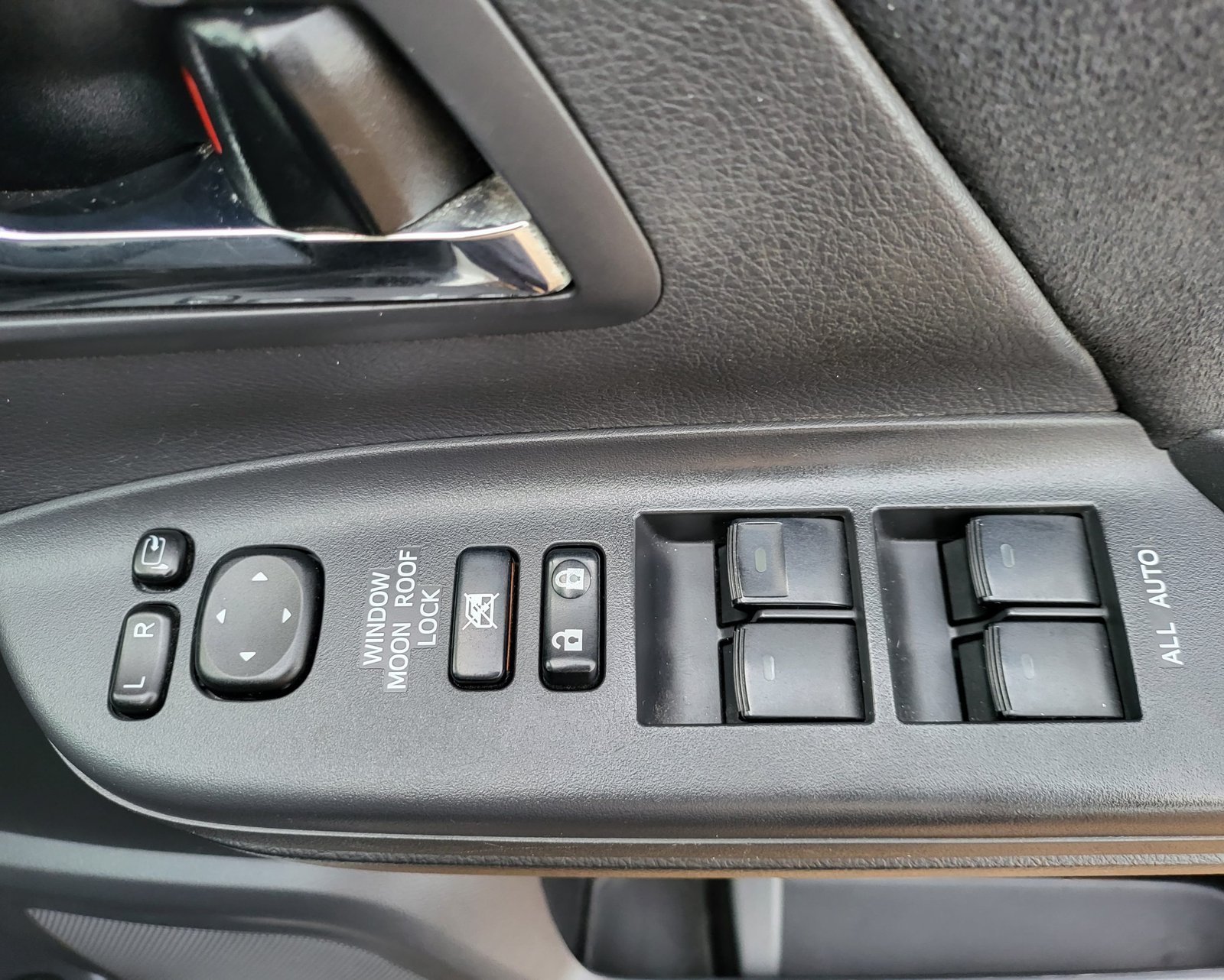 FRESH IMPORT 2012 TOYOTA VELLFIRE ALPHARD 3.5 V6 8 SEATER AUTOMATIC ULEZ FREE