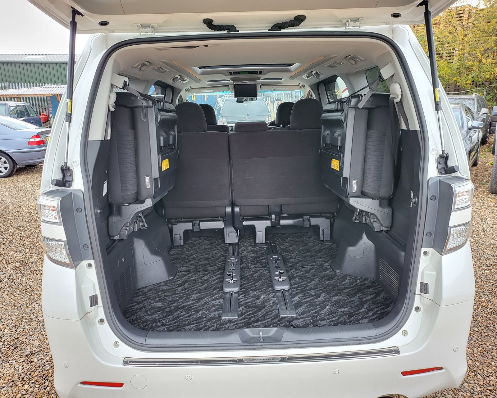 FRESH IMPORT 2012 TOYOTA VELLFIRE ALPHARD 3.5 V6 8 SEATER AUTOMATIC ULEZ FREE