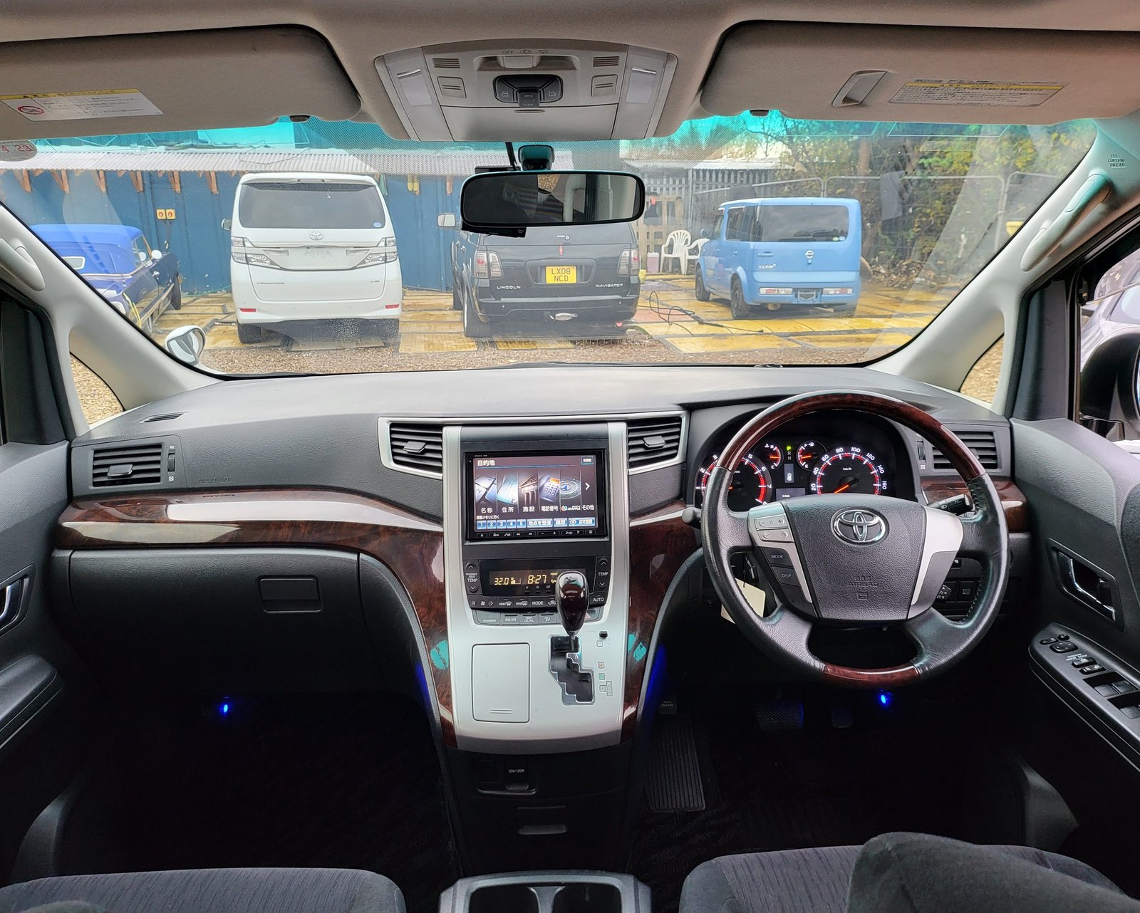 FRESH IMPORT 2012 TOYOTA VELLFIRE ALPHARD 3.5 V6 8 SEATER AUTOMATIC ULEZ FREE