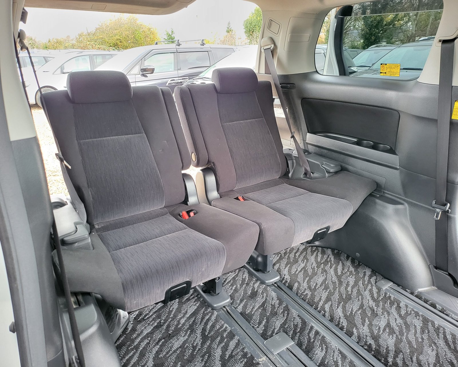 FRESH IMPORT 2012 TOYOTA VELLFIRE ALPHARD 3.5 V6 8 SEATER AUTOMATIC ULEZ FREE