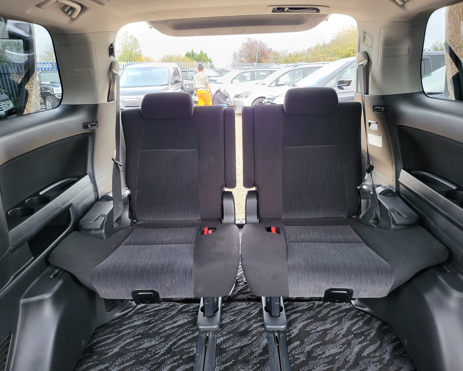 FRESH IMPORT 2012 TOYOTA VELLFIRE ALPHARD 3.5 V6 8 SEATER AUTOMATIC ULEZ FREE