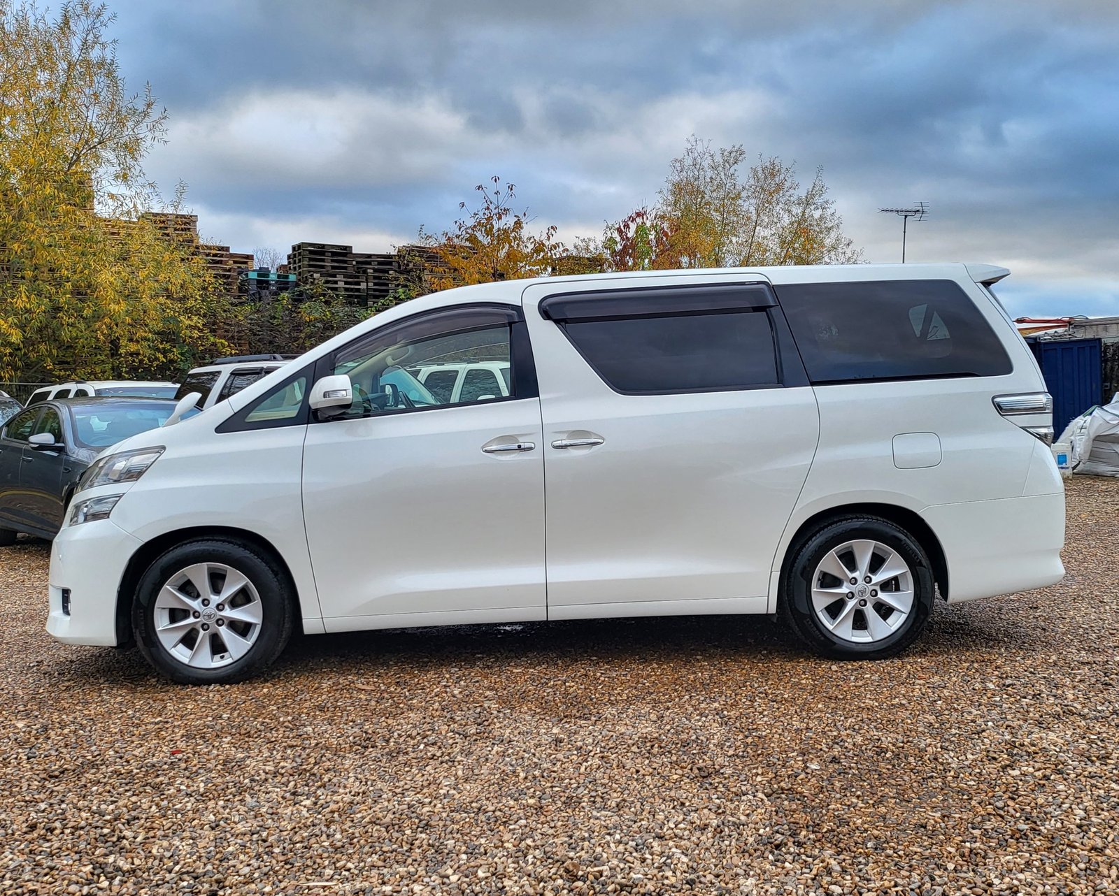 2013 FRESH IMPORT TOYOTA VELLFIRE ALPHARD L PKG 3.5 V6 AUTO 7 SEATER ULEZ FREE