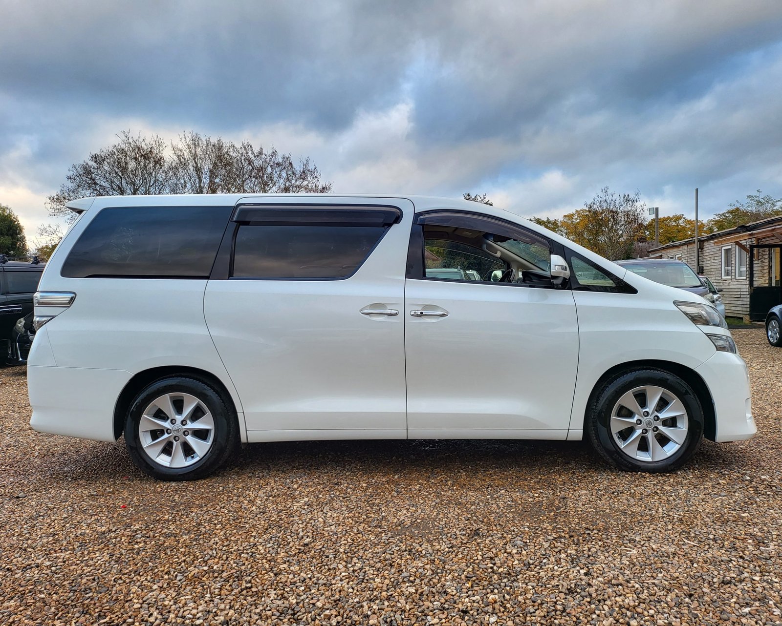2013 FRESH IMPORT TOYOTA VELLFIRE ALPHARD L PKG 3.5 V6 AUTO 7 SEATER ULEZ FREE