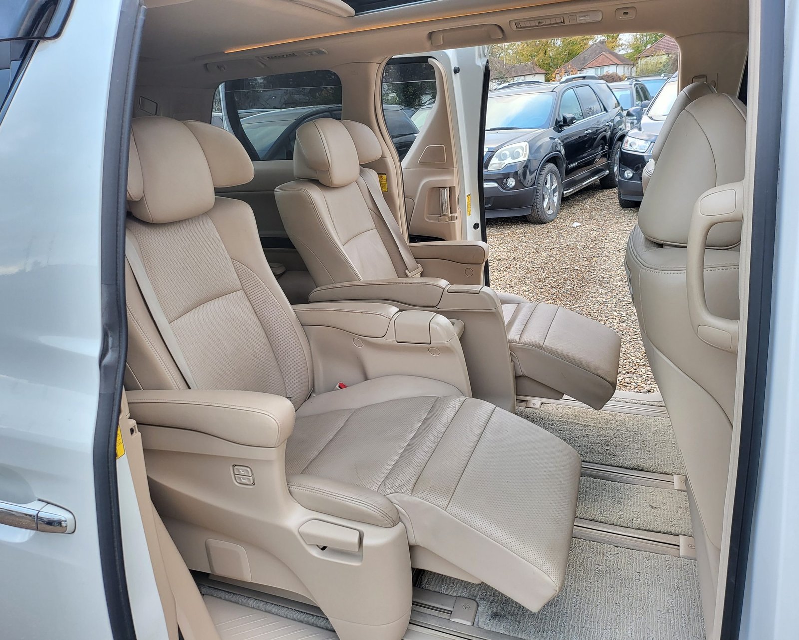 2013 FRESH IMPORT TOYOTA VELLFIRE ALPHARD L PKG 3.5 V6 AUTO 7 SEATER ULEZ FREE