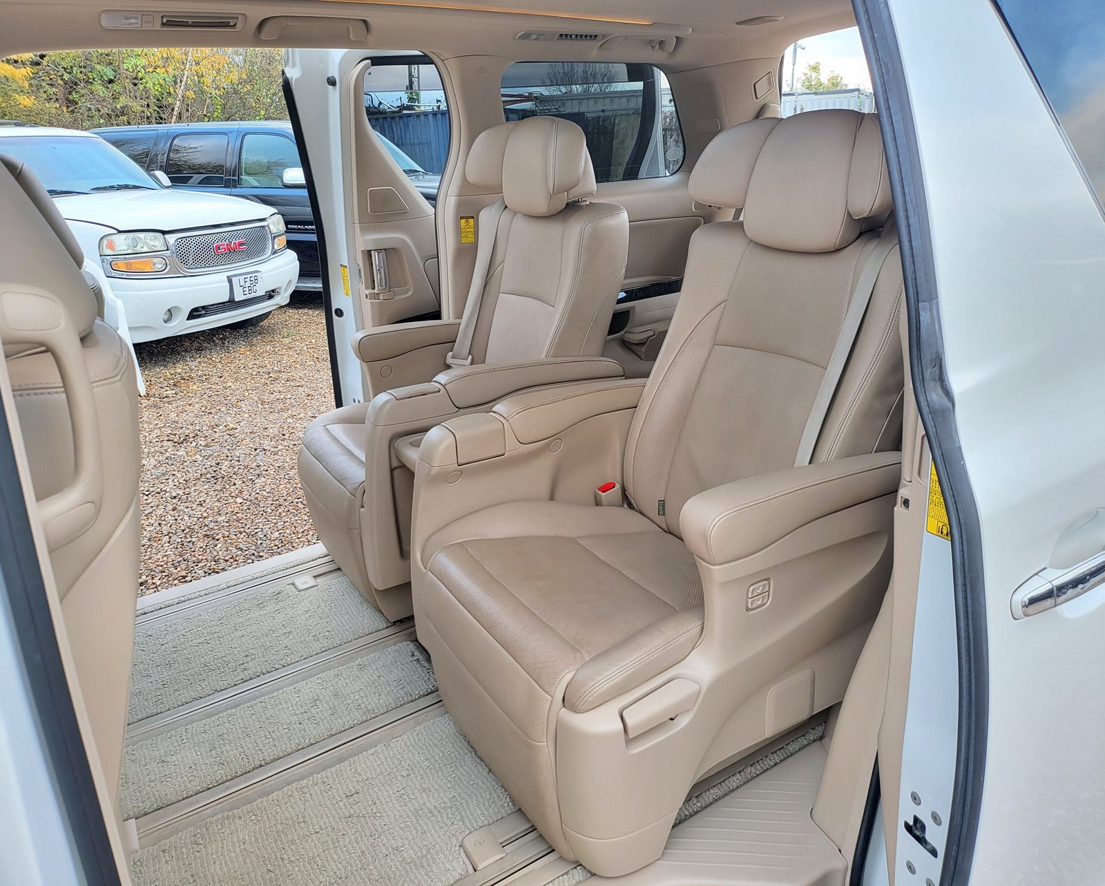 2013 FRESH IMPORT TOYOTA VELLFIRE ALPHARD L PKG 3.5 V6 AUTO 7 SEATER ULEZ FREE