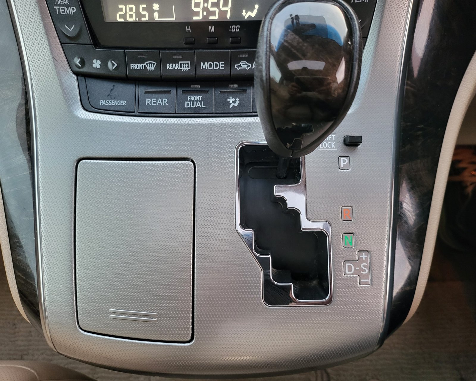 2013 FRESH IMPORT TOYOTA VELLFIRE ALPHARD L PKG 3.5 V6 AUTO 7 SEATER ULEZ FREE