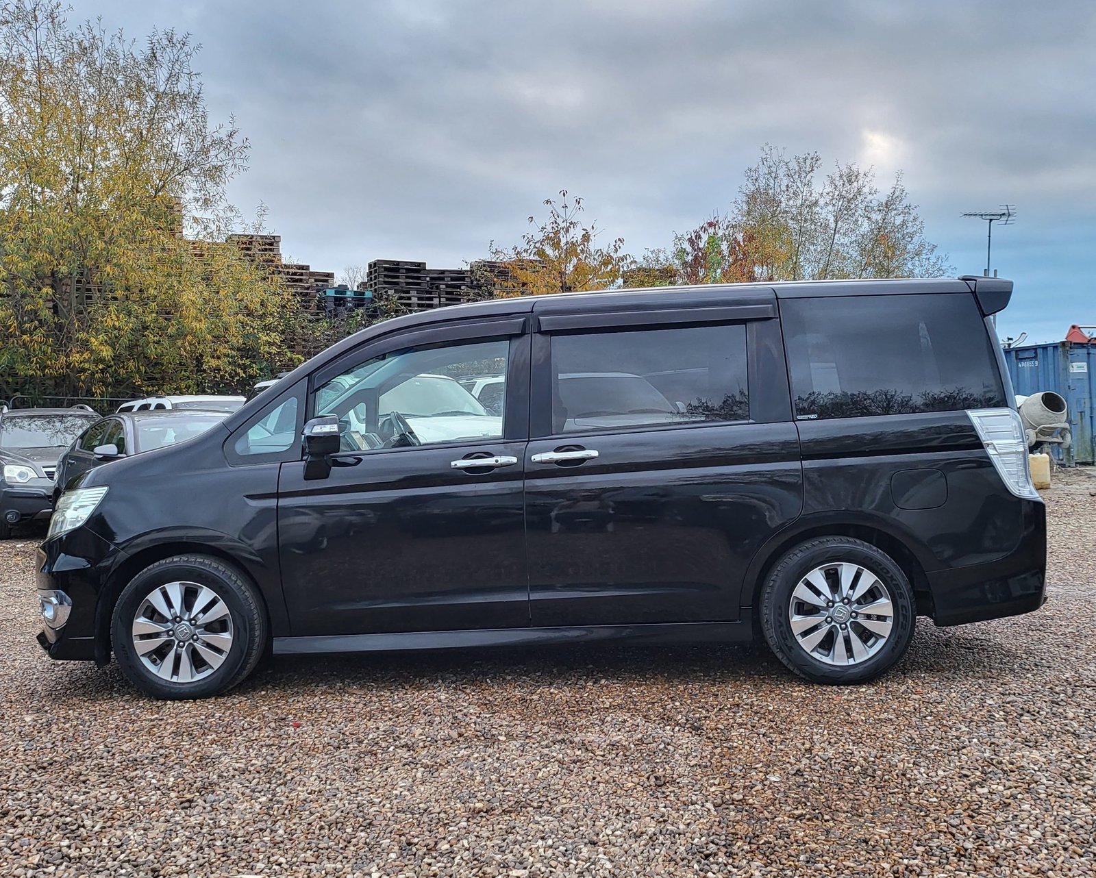 2013 FRESH IMPORT HONDA STEPWAGON SPADA 2.0 AUTOMATIC 8 SEATER ULEZ COMPLIANT