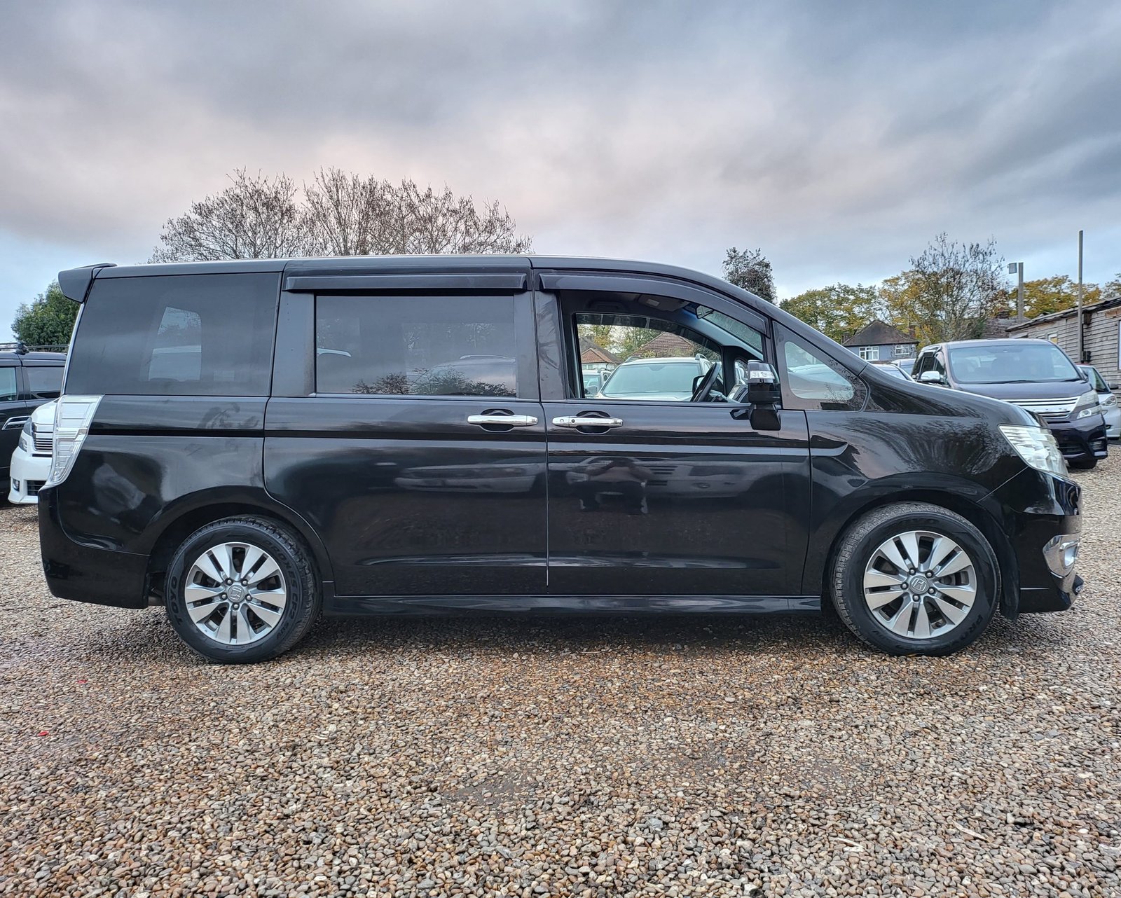 2013 FRESH IMPORT HONDA STEPWAGON SPADA 2.0 AUTOMATIC 8 SEATER ULEZ COMPLIANT