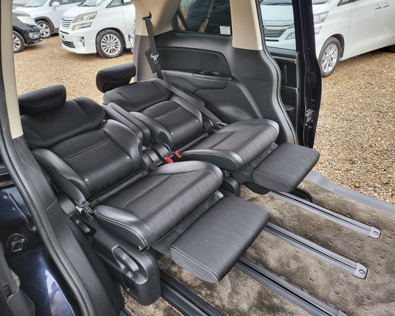 FRESH IMPORT 2014 HONDA ODYSSEY ABSOLUTE AUTOMATIC 7 SEATER BLACK ULEZ COMPLIANT