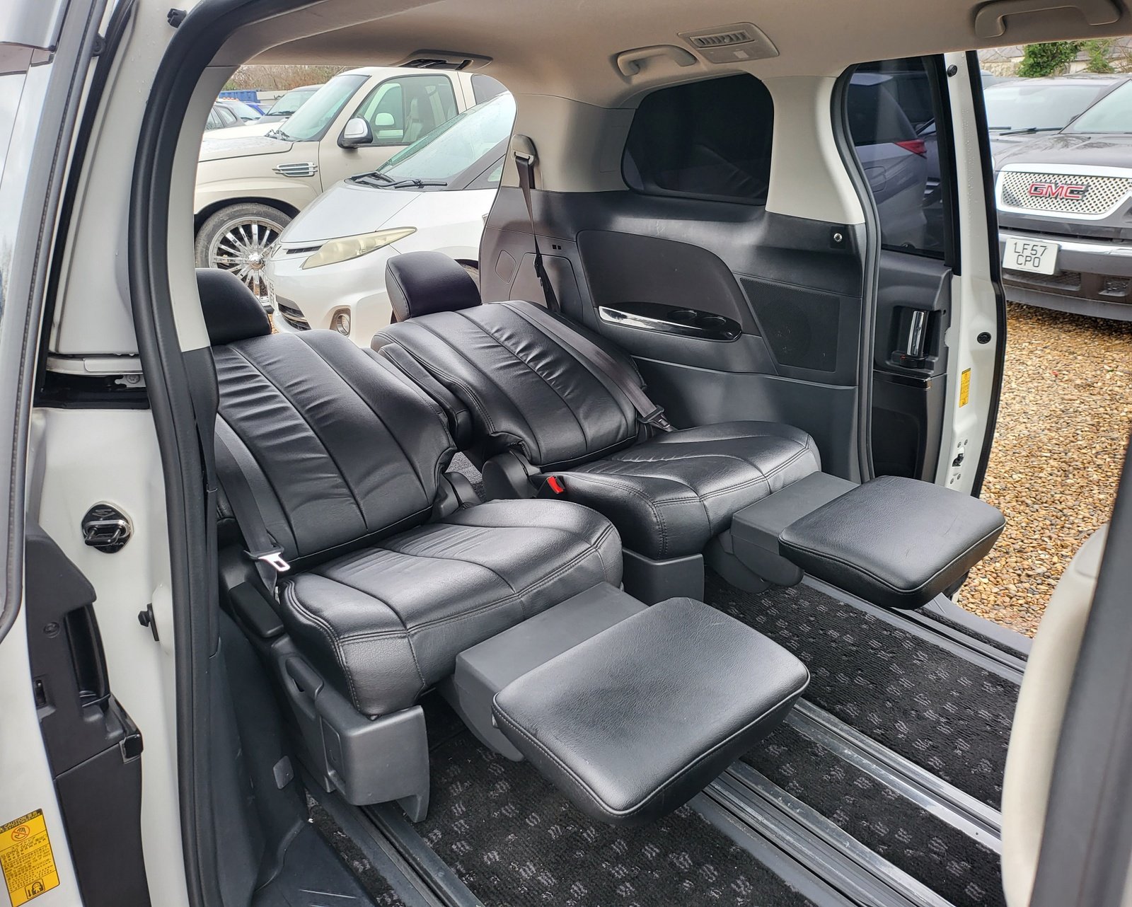 2013 FRESH IMPORT TOYOTA ESTIMA 2.4 AUTOMATIC 7 SEATER WHITE ULEZ FREE