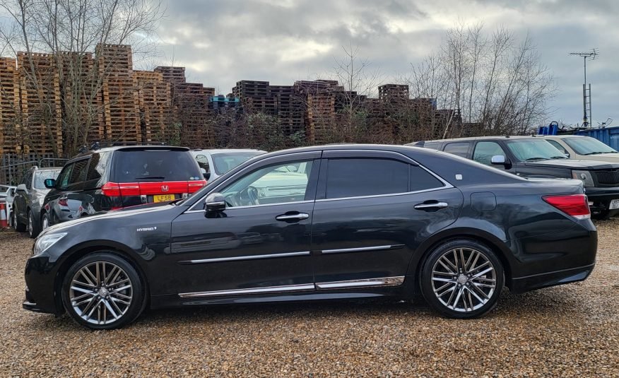 FRESH IMPORT 2013 TOYOTA CROWN HYBRID 2.5 AUTOMATIC LEATHER BLACK ULEZ FREE