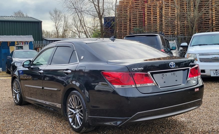 FRESH IMPORT 2013 TOYOTA CROWN HYBRID 2.5 AUTOMATIC LEATHER BLACK ULEZ FREE