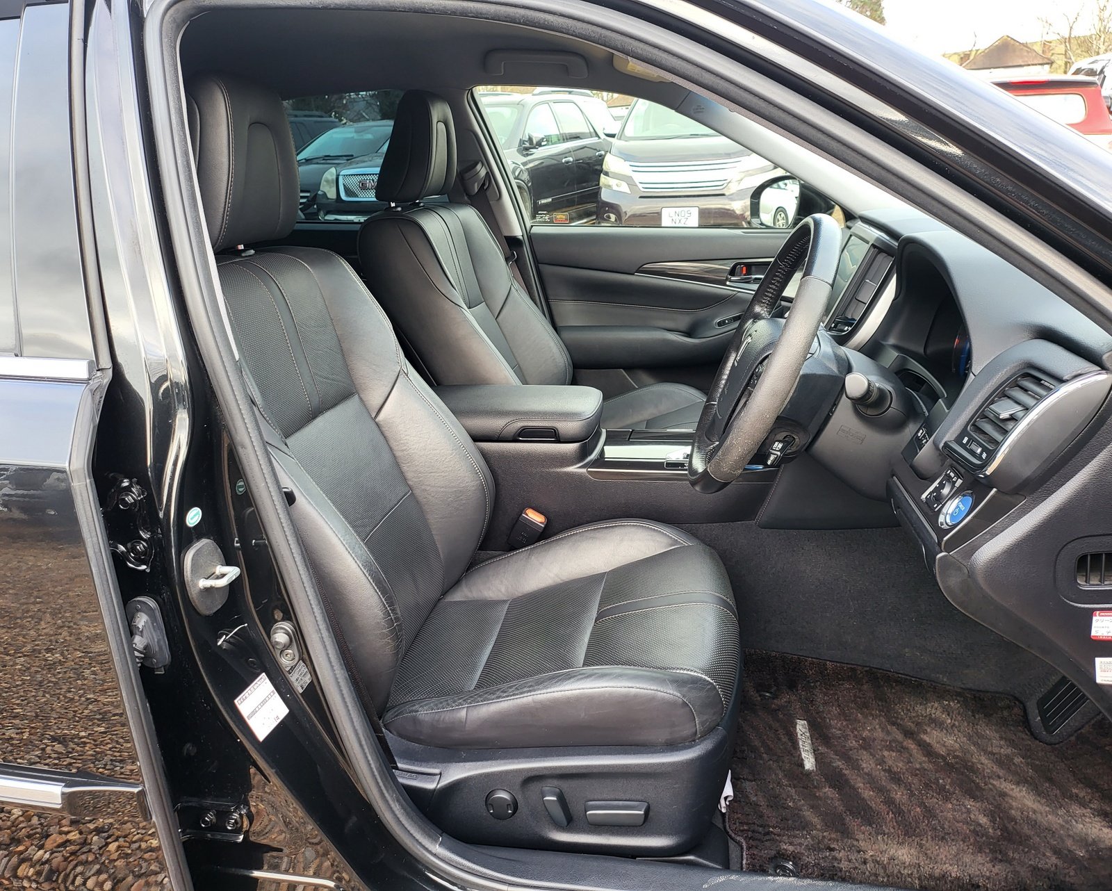 FRESH IMPORT 2013 TOYOTA CROWN HYBRID 2.5 AUTOMATIC LEATHER BLACK ULEZ FREE