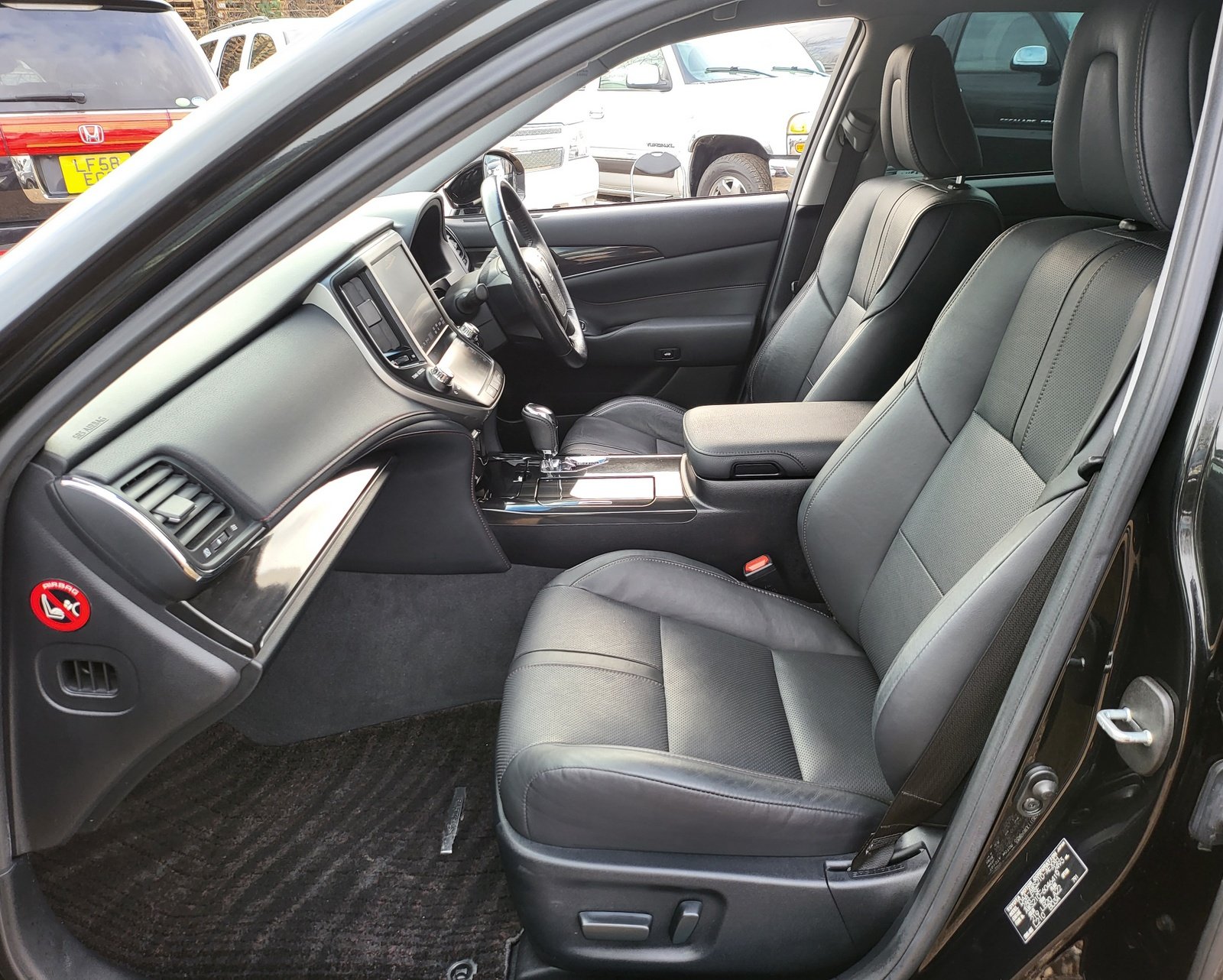 FRESH IMPORT 2013 TOYOTA CROWN HYBRID 2.5 AUTOMATIC LEATHER BLACK ULEZ FREE