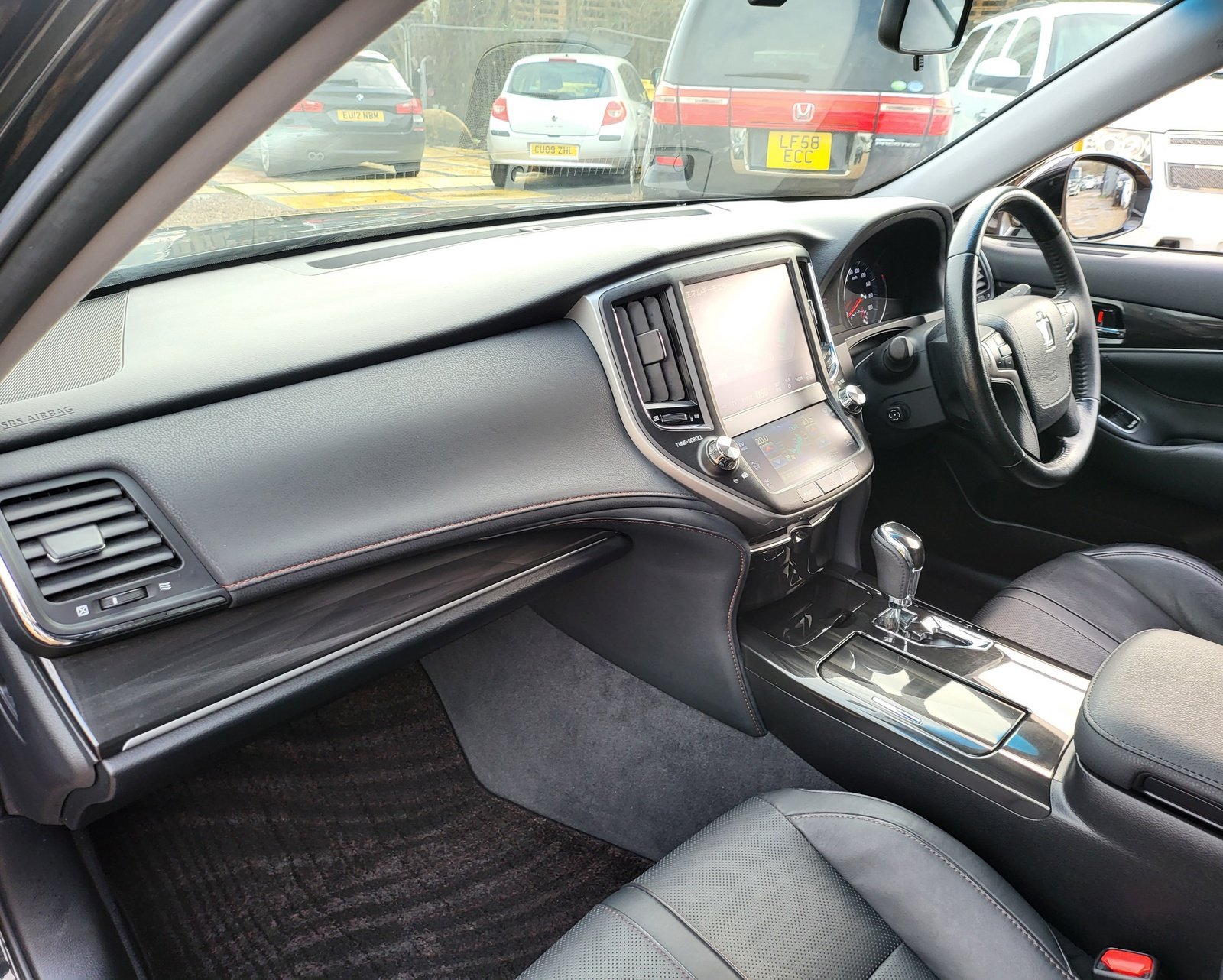 FRESH IMPORT 2013 TOYOTA CROWN HYBRID 2.5 AUTOMATIC LEATHER BLACK ULEZ FREE