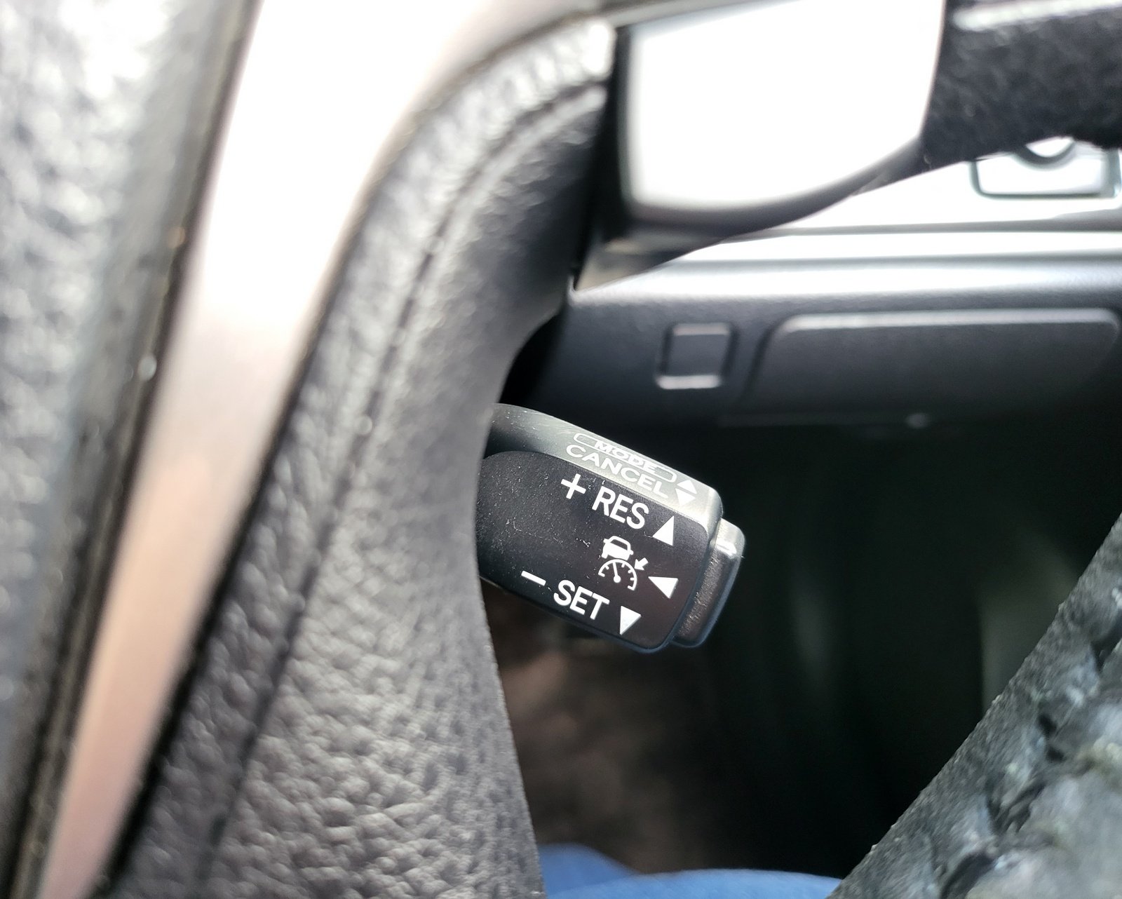 FRESH IMPORT 2013 TOYOTA CROWN HYBRID 2.5 AUTOMATIC LEATHER BLACK ULEZ FREE