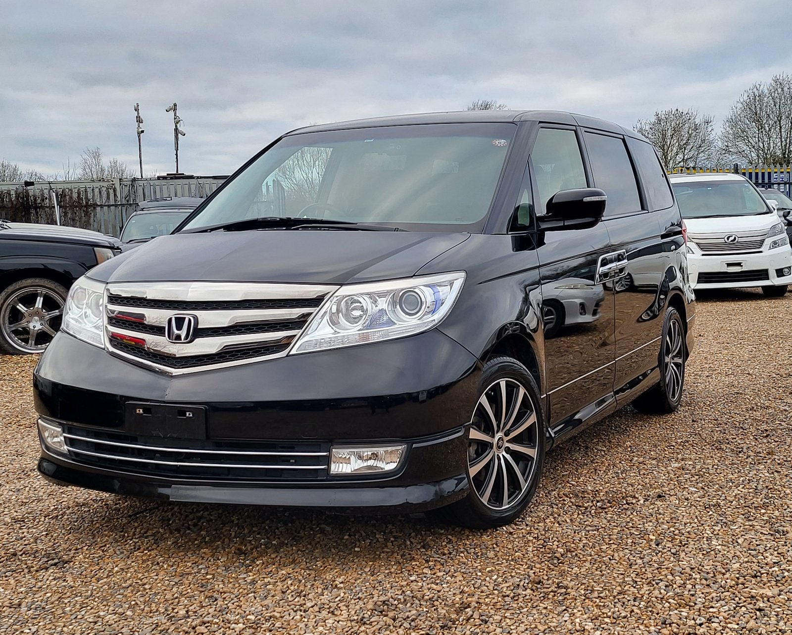 FRESH IMPORT 2013 HONDA ELYSION PRESTIGE 2.4 AUTOMATIC 7 SEATER BLACK ULEZ FREE