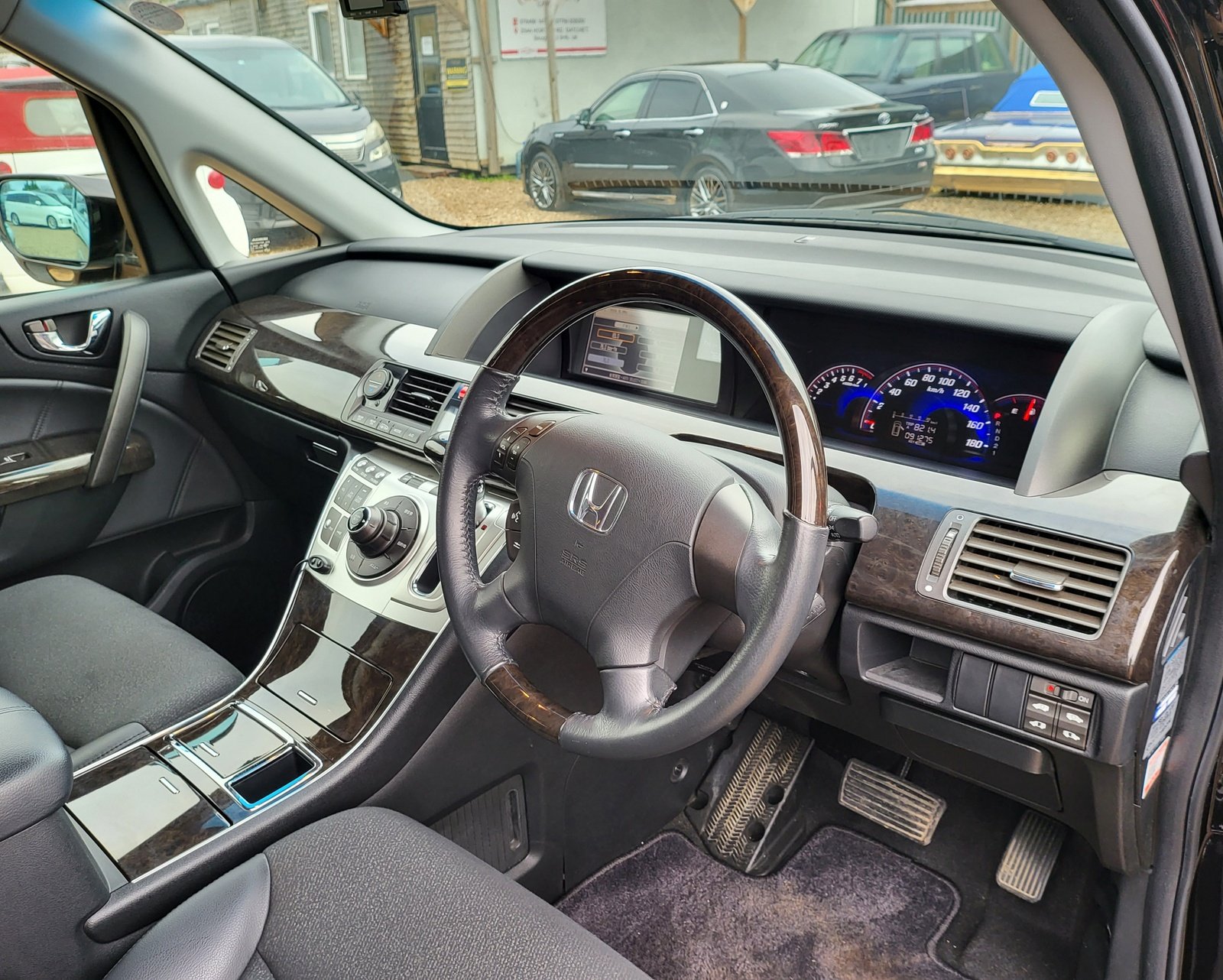 FRESH IMPORT 2013 HONDA ELYSION PRESTIGE 2.4 AUTOMATIC 7 SEATER BLACK ULEZ FREE