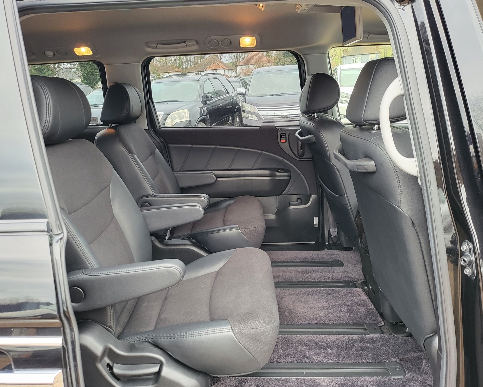 FRESH IMPORT 2013 HONDA ELYSION PRESTIGE 2.4 AUTOMATIC 7 SEATER BLACK ULEZ FREE