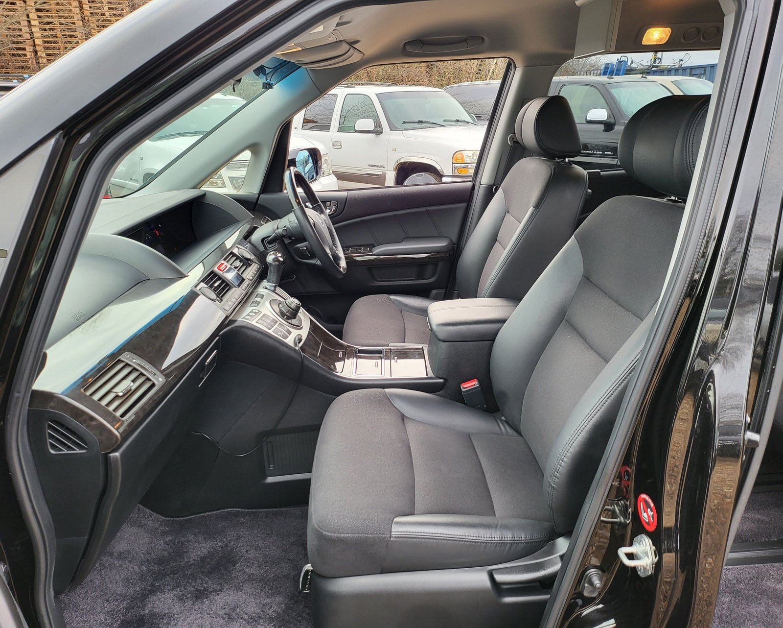 FRESH IMPORT 2013 HONDA ELYSION PRESTIGE 2.4 AUTOMATIC 7 SEATER BLACK ULEZ FREE