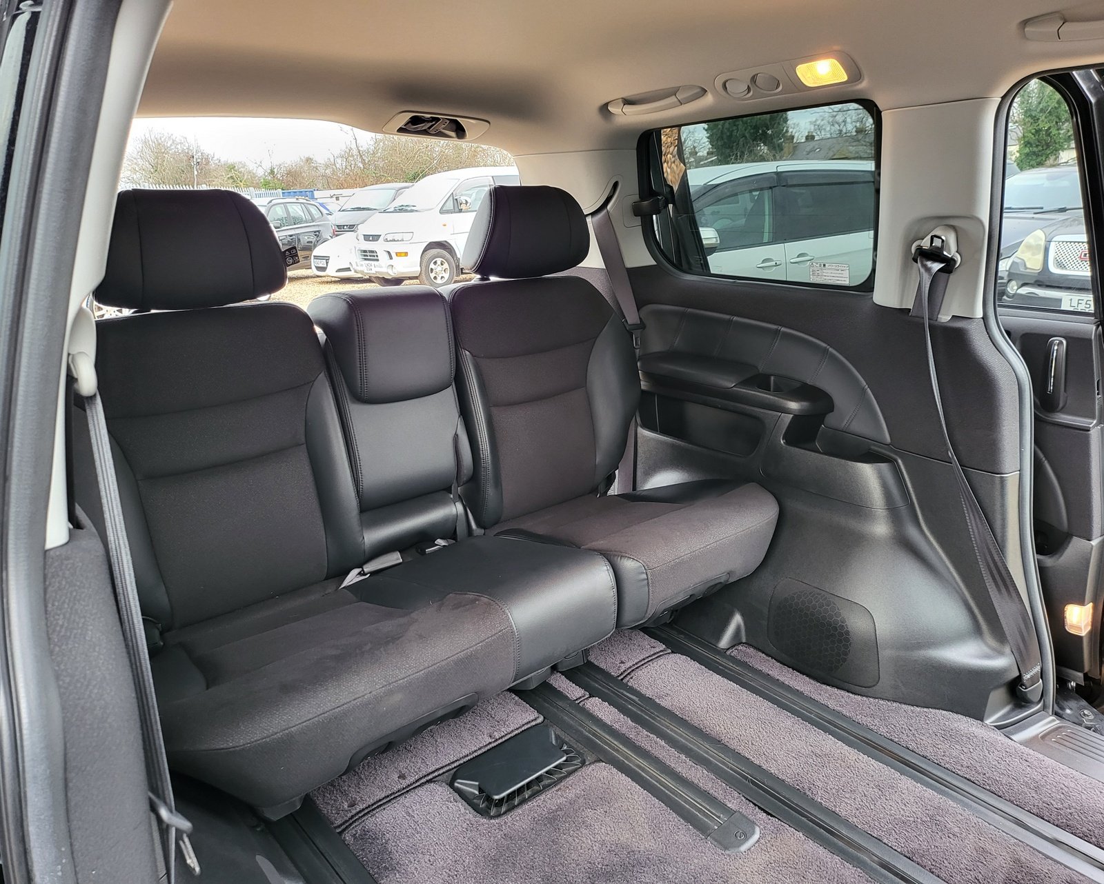 FRESH IMPORT 2013 HONDA ELYSION PRESTIGE 2.4 AUTOMATIC 7 SEATER BLACK ULEZ FREE