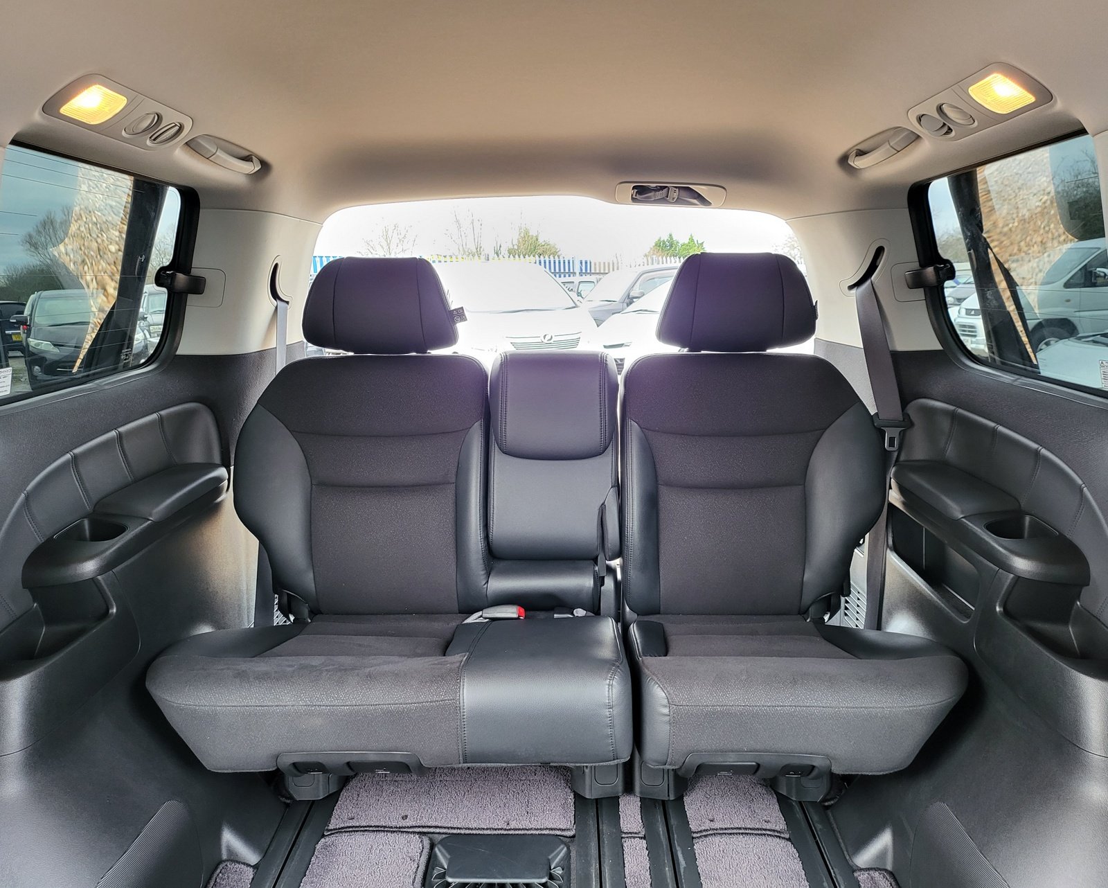 FRESH IMPORT 2013 HONDA ELYSION PRESTIGE 2.4 AUTOMATIC 7 SEATER BLACK ULEZ FREE