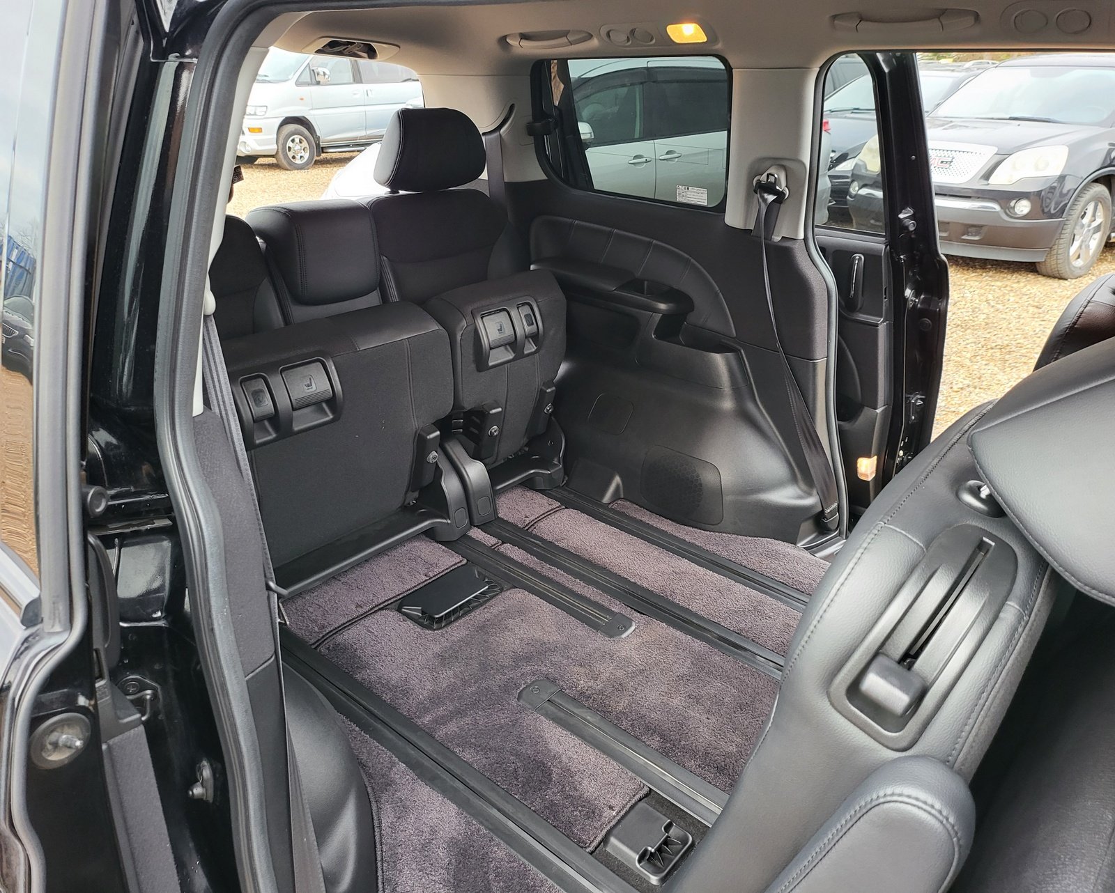 FRESH IMPORT 2013 HONDA ELYSION PRESTIGE 2.4 AUTOMATIC 7 SEATER BLACK ULEZ FREE