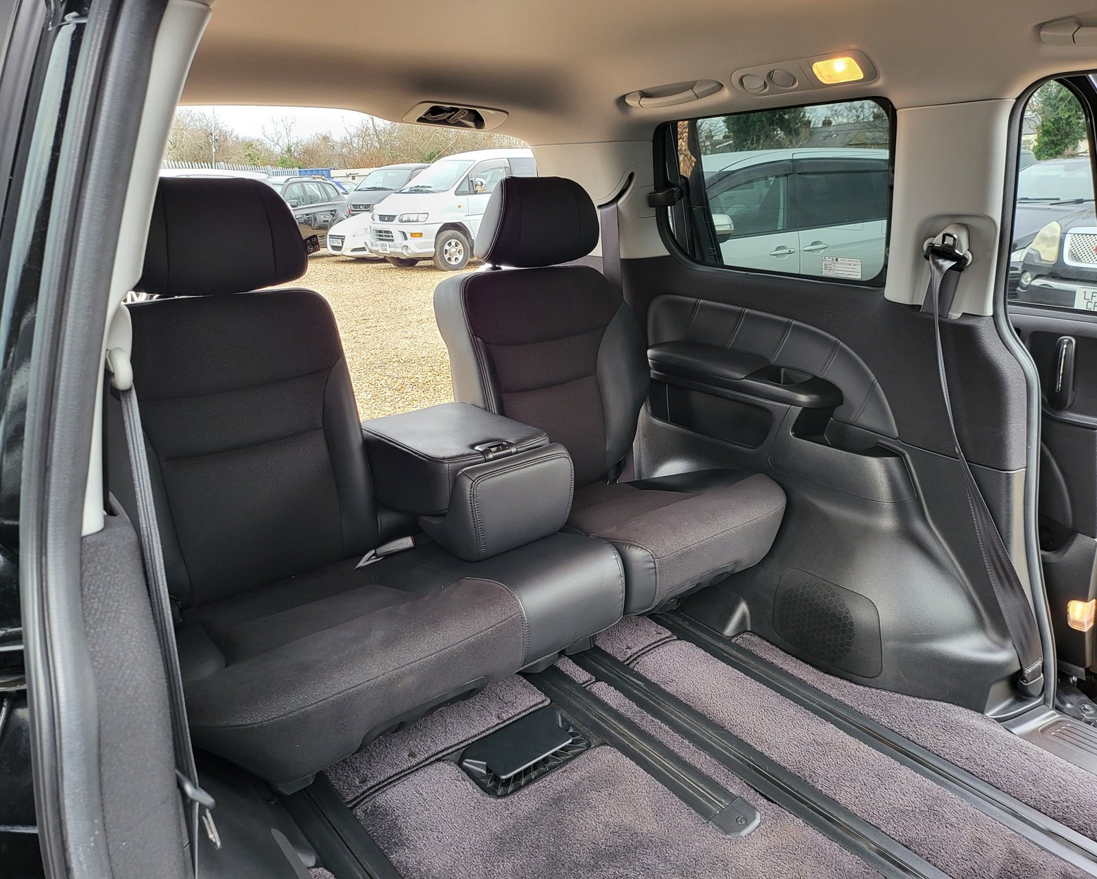 FRESH IMPORT 2013 HONDA ELYSION PRESTIGE 2.4 AUTOMATIC 7 SEATER BLACK ULEZ FREE