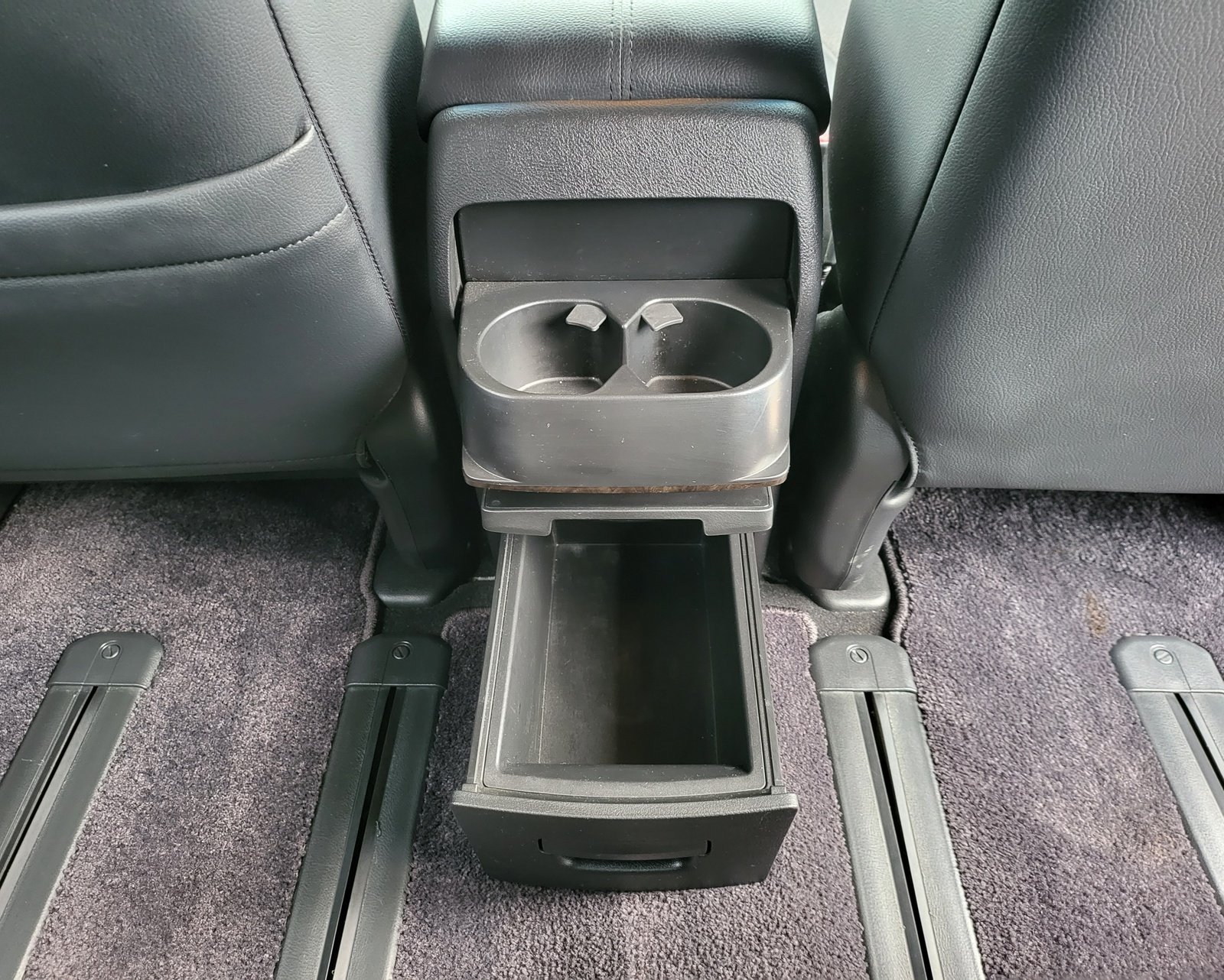 FRESH IMPORT 2013 HONDA ELYSION PRESTIGE 2.4 AUTOMATIC 7 SEATER BLACK ULEZ FREE