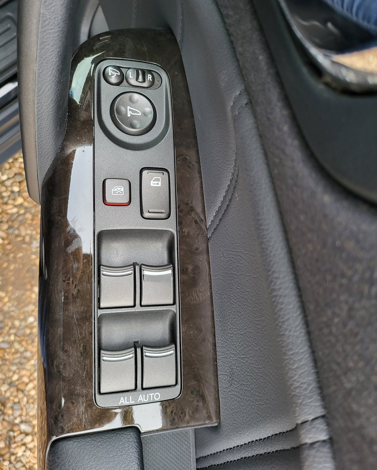 FRESH IMPORT 2013 HONDA ELYSION PRESTIGE 2.4 AUTOMATIC 7 SEATER BLACK ULEZ FREE