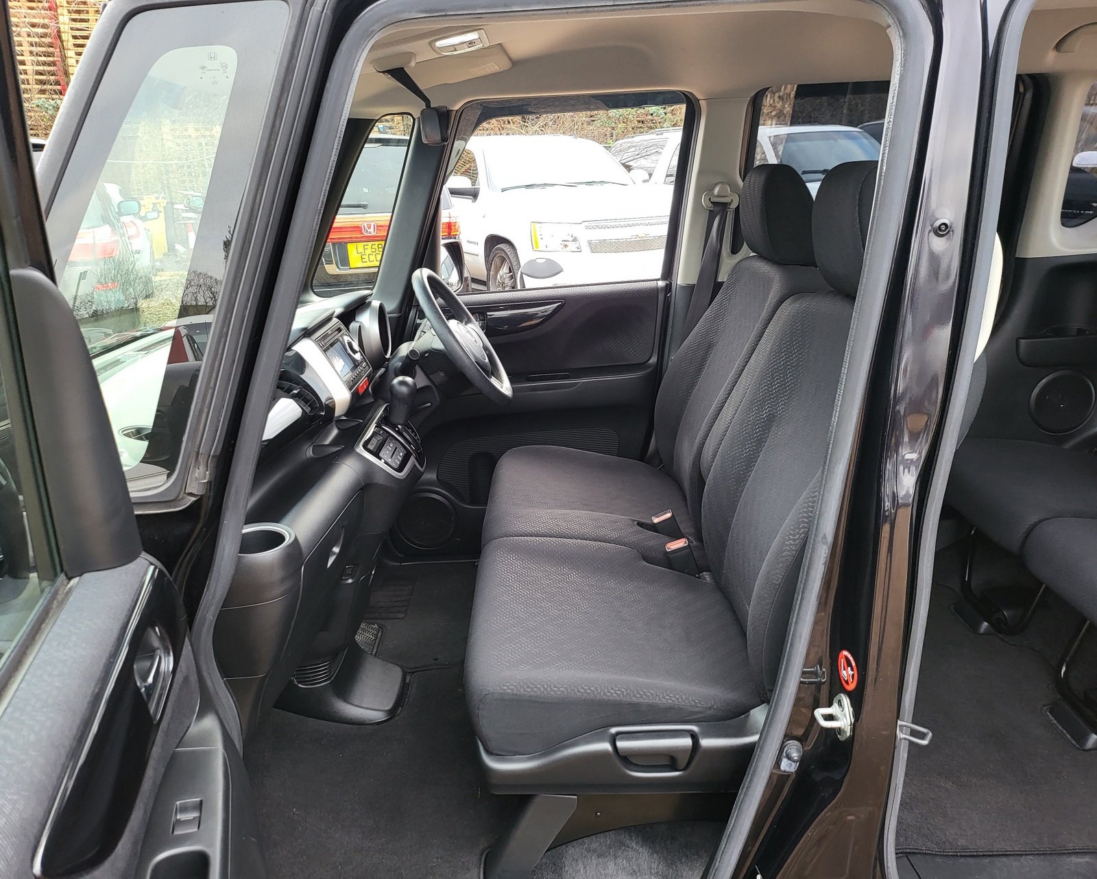 FRESH IMPORT 2012 HONDA N-BOX CUSTOM 660cc AUTOMATIC MINI MPV BLACK ULEZ FREE