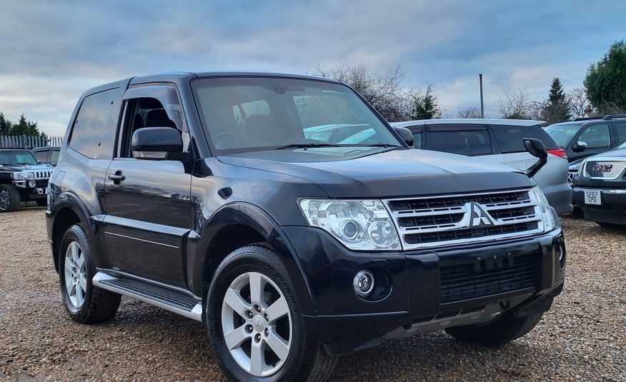 FRESH IMPORT 2010 MITSUBISHI PAJERO 3.2 DIESEL AUTOMATIC 3 DOOR SWB BLACK SHOGUN