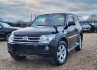 FRESH IMPORT 2010 MITSUBISHI PAJERO 3.2 DIESEL AUTOMATIC 3 DOOR SWB BLACK SHOGUN