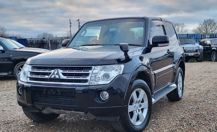 FRESH IMPORT 2010 MITSUBISHI PAJERO 3.2 DIESEL AUTOMATIC 3 DOOR SWB BLACK SHOGUN