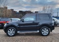 FRESH IMPORT 2010 MITSUBISHI PAJERO 3.2 DIESEL AUTOMATIC 3 DOOR SWB BLACK SHOGUN